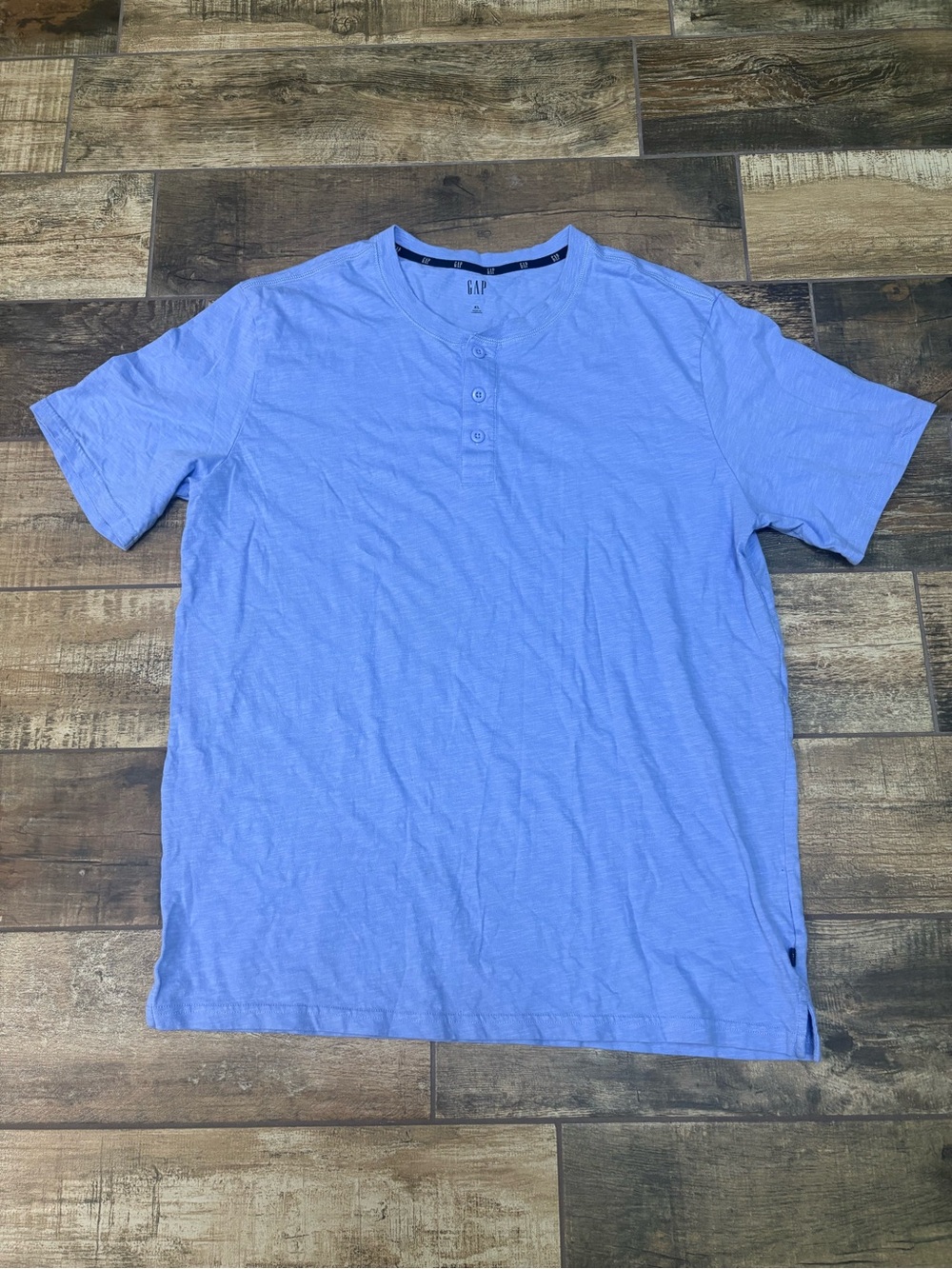 GAP Men's Short-Sleeve Henley in Sky Blue